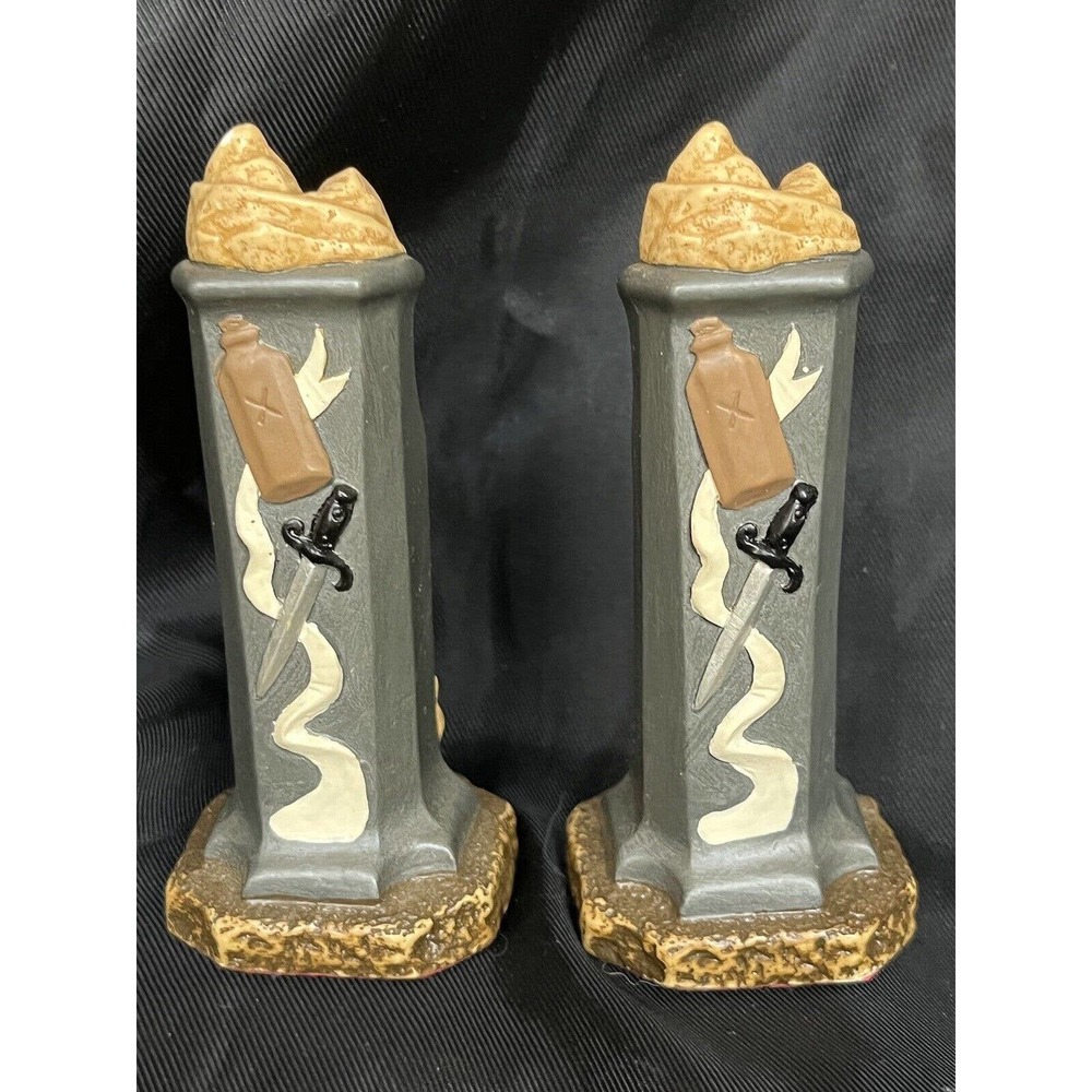 Vintage SAC SHERLOCK HOLMES Chess Pieces 2 Towers Hand Painted Replacements 3.5"